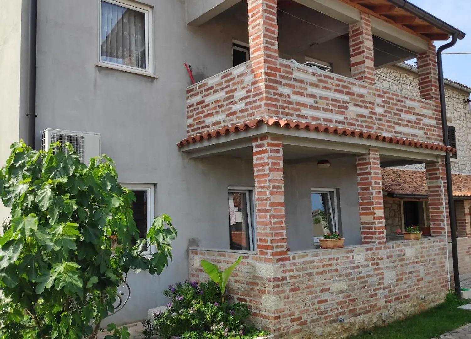 Apartmani Memic 100M Od Mora Porec Croatia