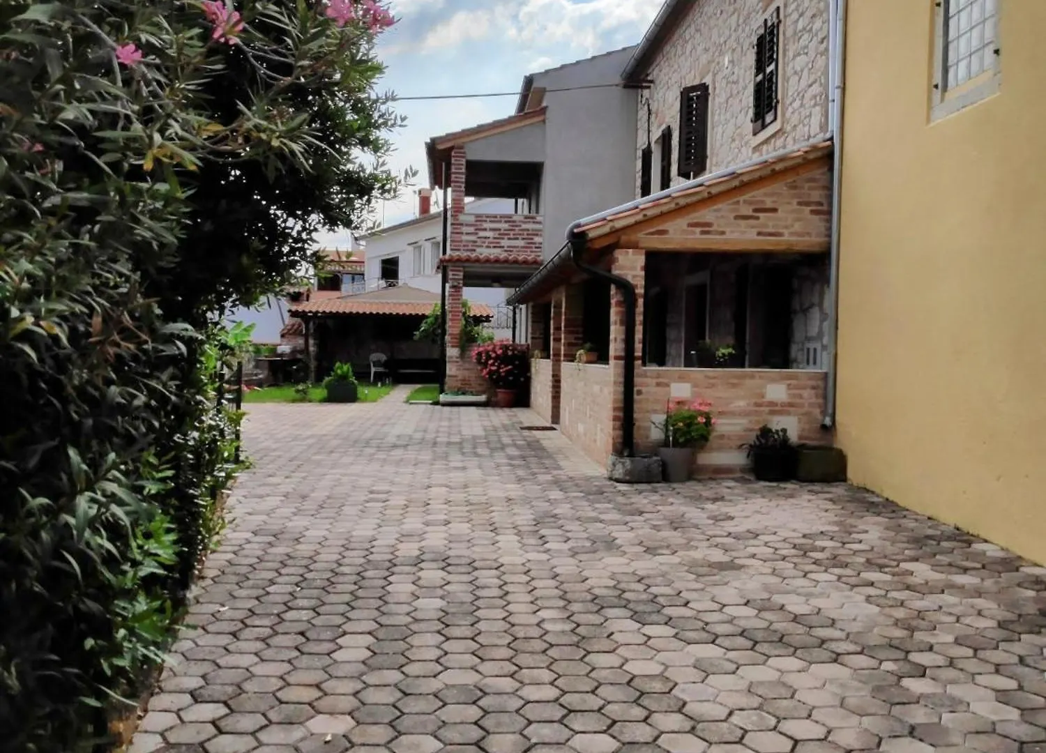 Apartmani Memic 100M Od Mora Porec 0*,  Croatia