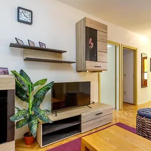  Apartment Luna 1