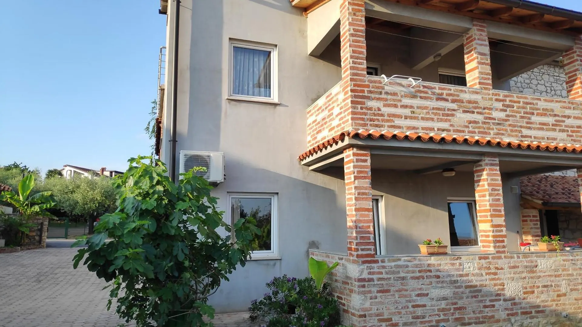 Apartment Apartmani Memic 100M Od Mora Porec Croatia